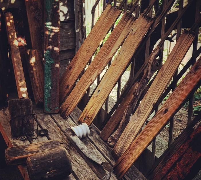 集められた廃材