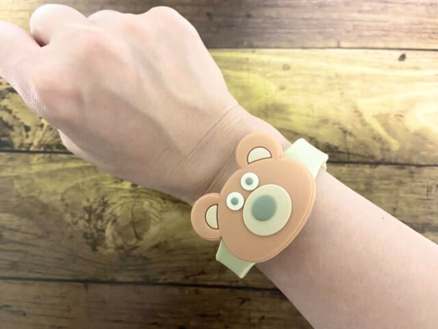 3COINS 虫よけバンド 着画