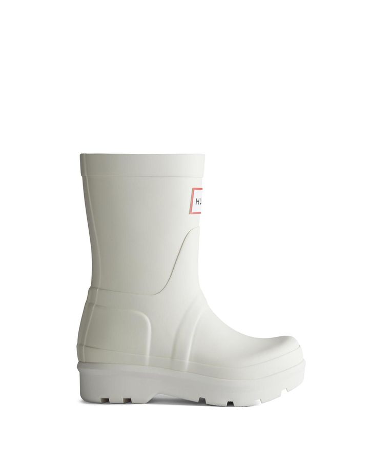 画像: 【HUNTER】「UNISEX ORIGINAL 2.0 SHORT BOOT」（ブラック、ホワイトウィロー）各￥25,300（税込）