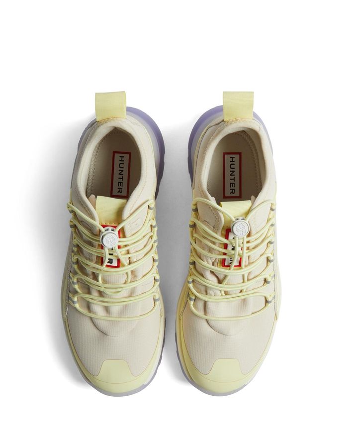 画像: 【HUNTER】「レディース トラベル スニーカー」（ブラック、シェイディッド ホワイト / ソフト サンド他）各￥25,300（税込）