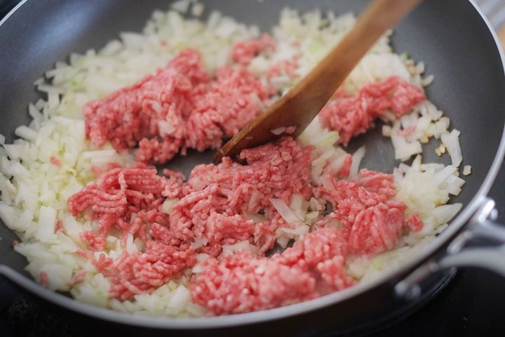 SNSで話題の「煮込みハンバーグ」って？