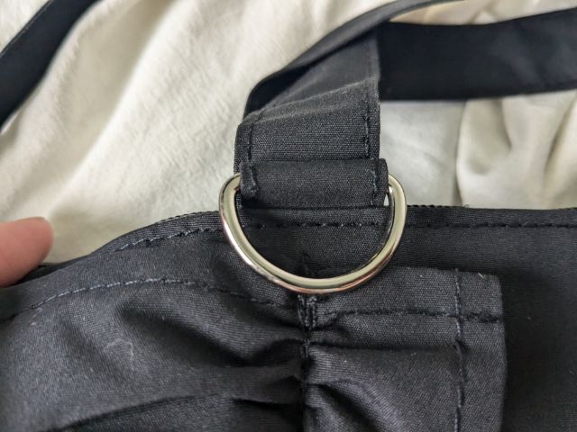 ストラップホルダー