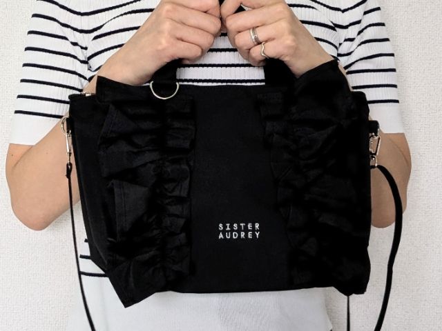 最終お値下げ＊ふんわりしっかりフリル付きバッグ＊ロラライハリス