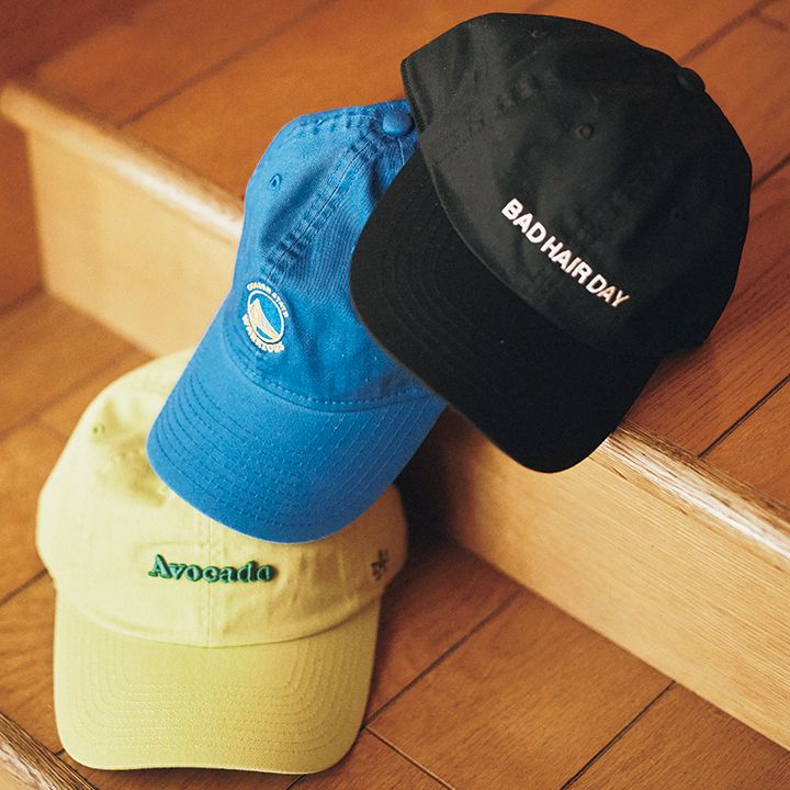 ボーイッシュな装いにも、香りをまとわせてオシャレを楽しんで