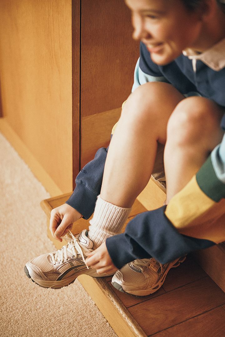 ボーイッシュな装いにも、香りをまとわせてオシャレを楽しんで