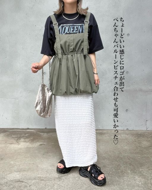 QUEENバンドHTとキャミソールを着たコーデ