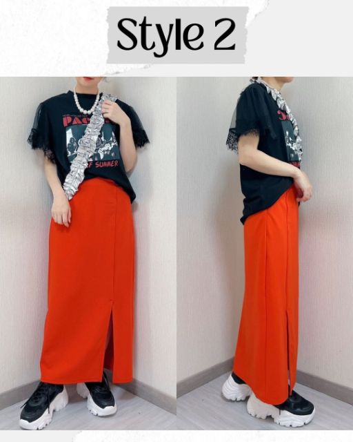 TT*ソデレースプリントTと赤のスカートを着たコーデ