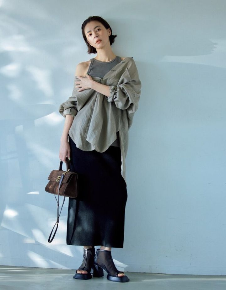 ドゥーズィエムクラスのカーキのタンクトップ