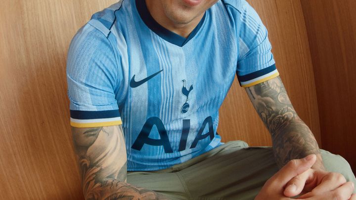 デザインは1980年代！トッテナム・ホットスパー、2024-25新アウェイユニフォームを発表