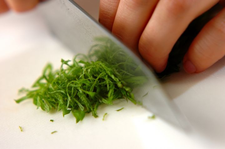 ミョウガの甘酢ご飯で焼き肉丼の下準備2