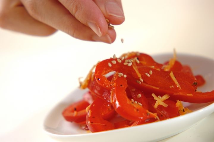 パプリカのショウガきんぴらの作り方1