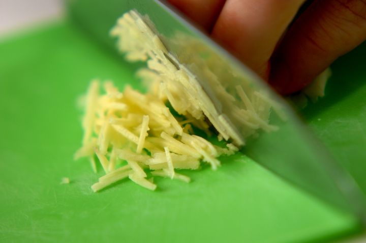 パプリカのショウガきんぴらの下準備1