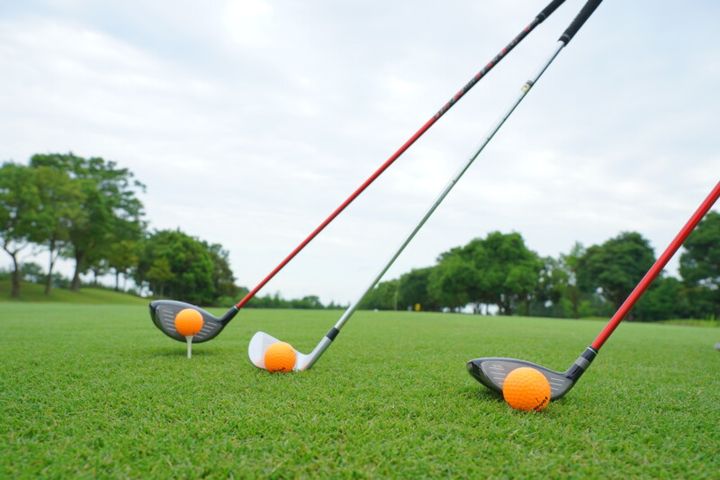 FWは「ちょいアッパー」で打つのが大正解！専門家が解説