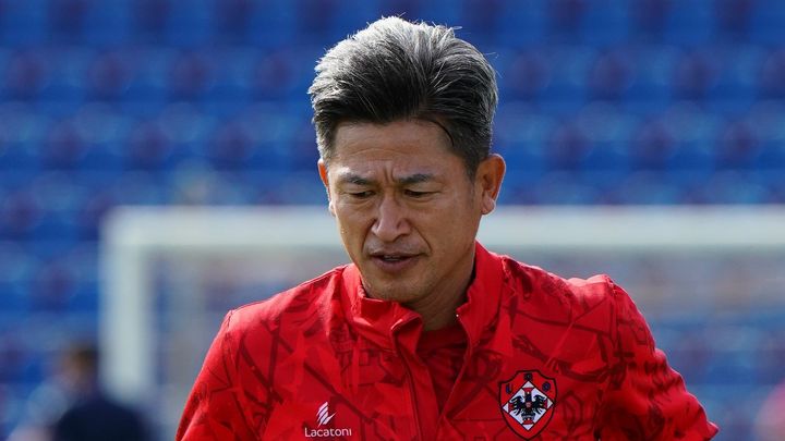 世界最年長57歳カズの現役続行、世界で伝えられる 香川真司は「楽しみです！」