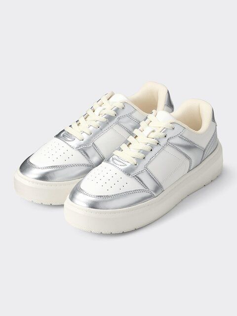 GU ボリュームソールコートスニーカー