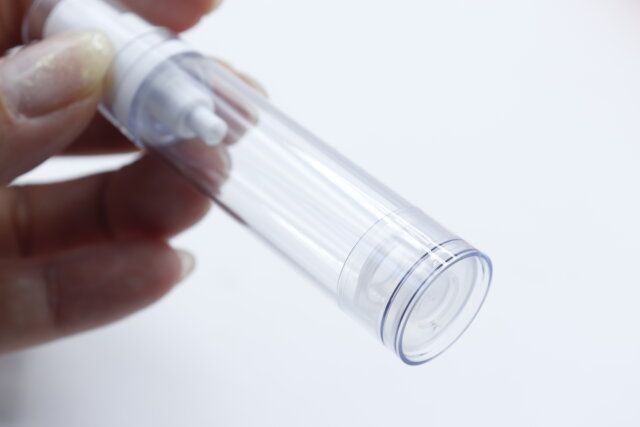 セリアのエアレススプレーボトル10mLの底部分