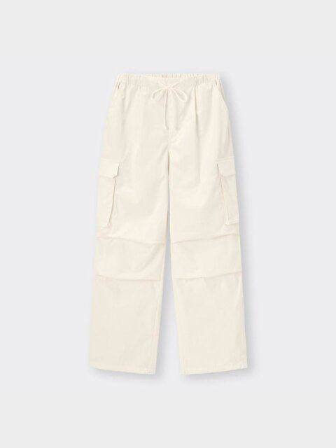 GUのパラシュートカーゴパンツ