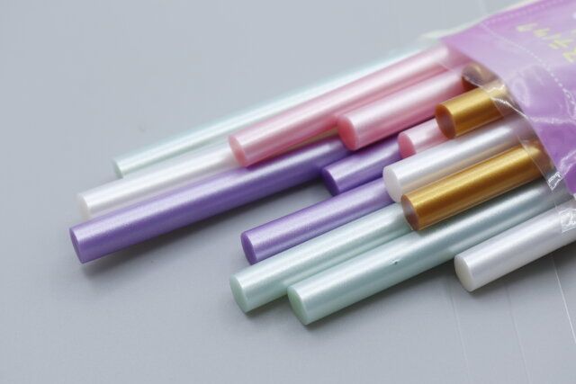 ダイソー グルースティック（メタリック、15本） カラー