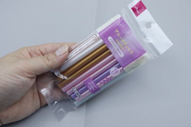 ダイソー グルースティック（メタリック、15本）