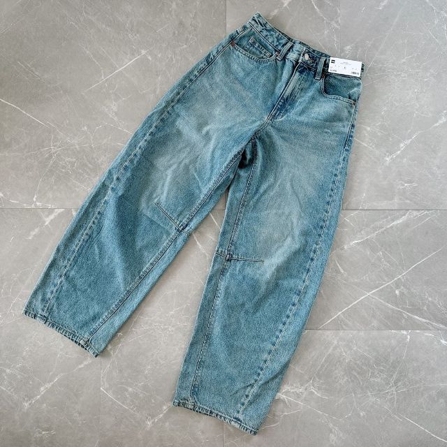 GUのバレルレッグジーンズ