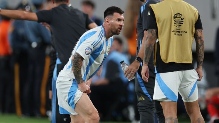 アルゼンチン代表、コパ・アメリカ決勝T進出も…37歳メッシは内転筋に違和感