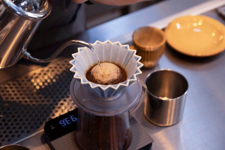 自家焙煎コーヒーを使った特製スイーツが楽しめるカフェ「沢村ロースタリー 軽井沢」
