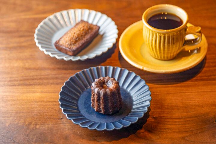 自家焙煎コーヒーを使った特製スイーツが楽しめるカフェ「沢村ロースタリー 軽井沢」