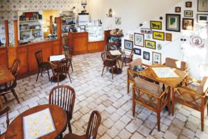 You Need My Yogurtの店内