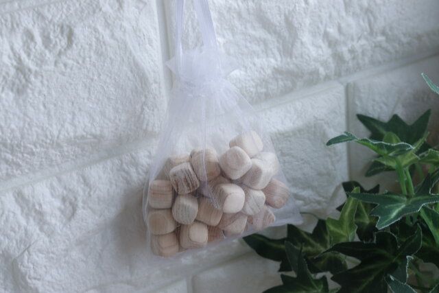 セリア ひのきキューブ香り袋 使用例 吊るす