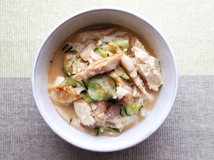 ご飯に盛りつけた冷汁