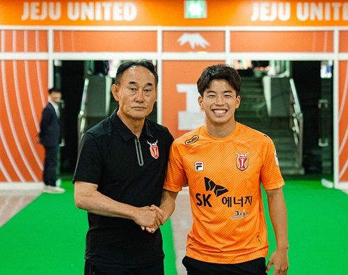 キム・ハクボム監督、吉尾海夏