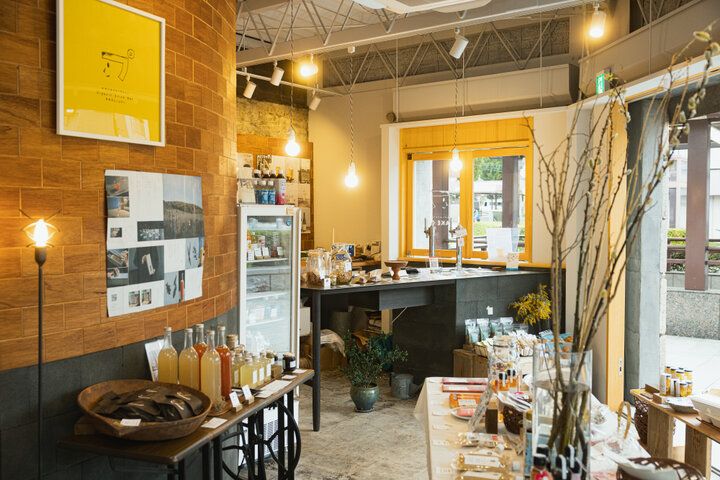 宮島への玄関口・宮島口にある「みやじまぐちPROLU」で瀬戸内のおみやげ探し