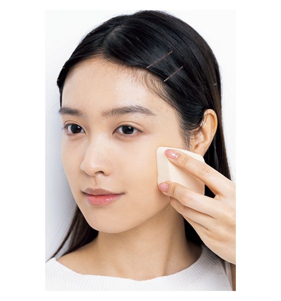 3.スポンジを細かくすべらせる