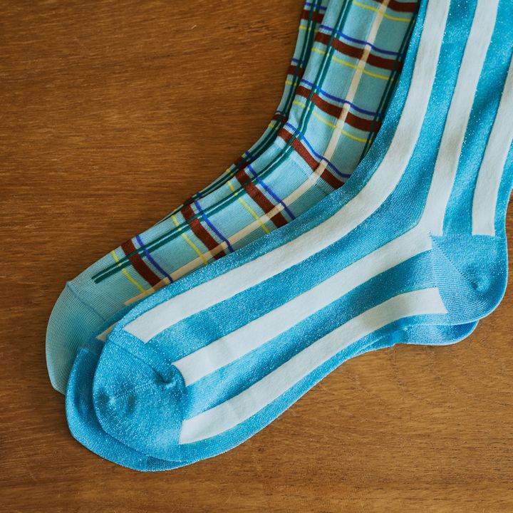 夏に履きたいのは《マルコモンド》の爽快ブルーのソックス【マイスタンダードブック】