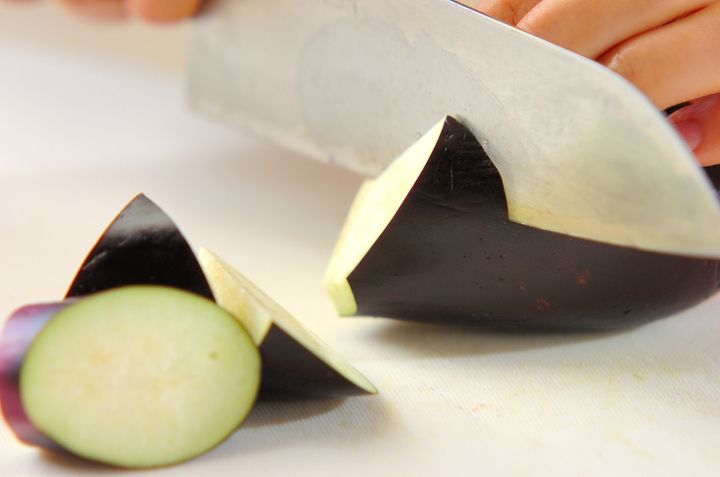 鶏唐揚げのケチャップ和えの下準備1