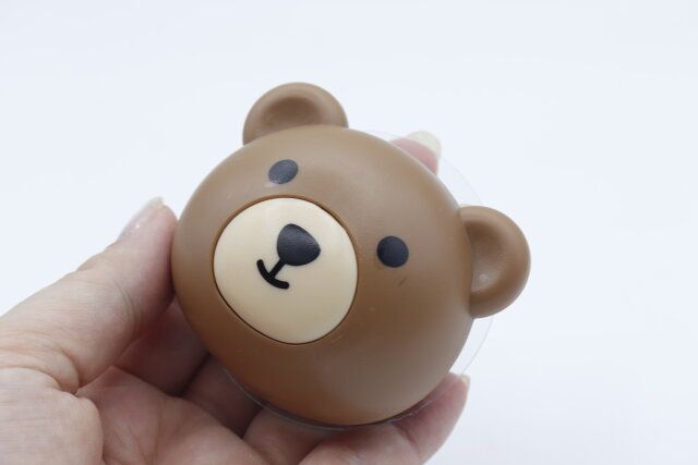 ダイソーの押すと飛び出るフック（アニマル）