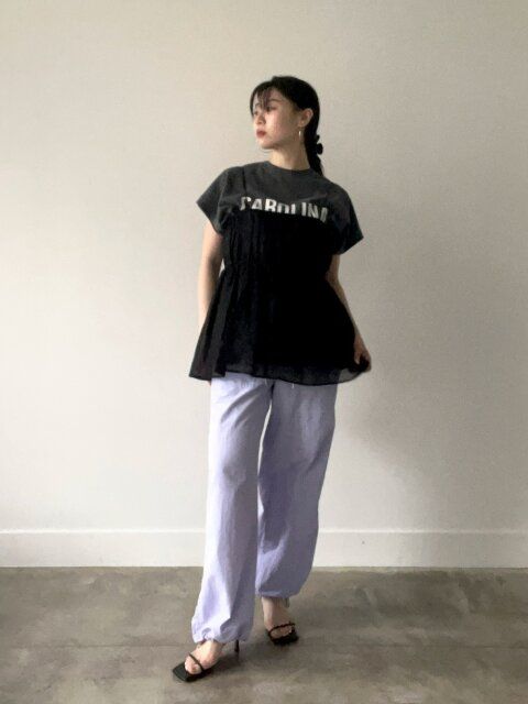 パラシュートパンツのコーデ3