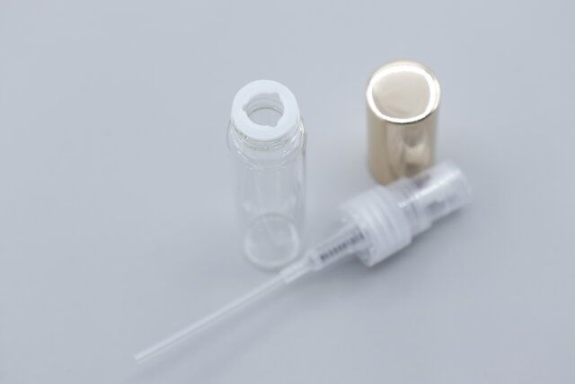 ダイソーのエレガントアトマイザー（4ml）のパーツ