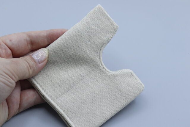 ダイソーの足趾サポーター