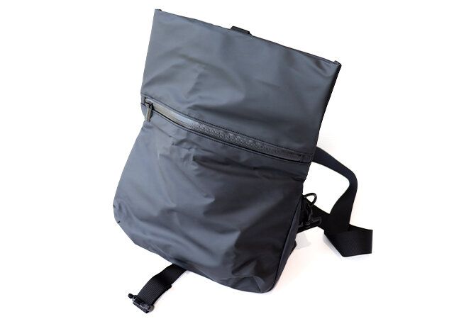 宝島社のW-CLUTCHの防水ショルダーバッグ付録3