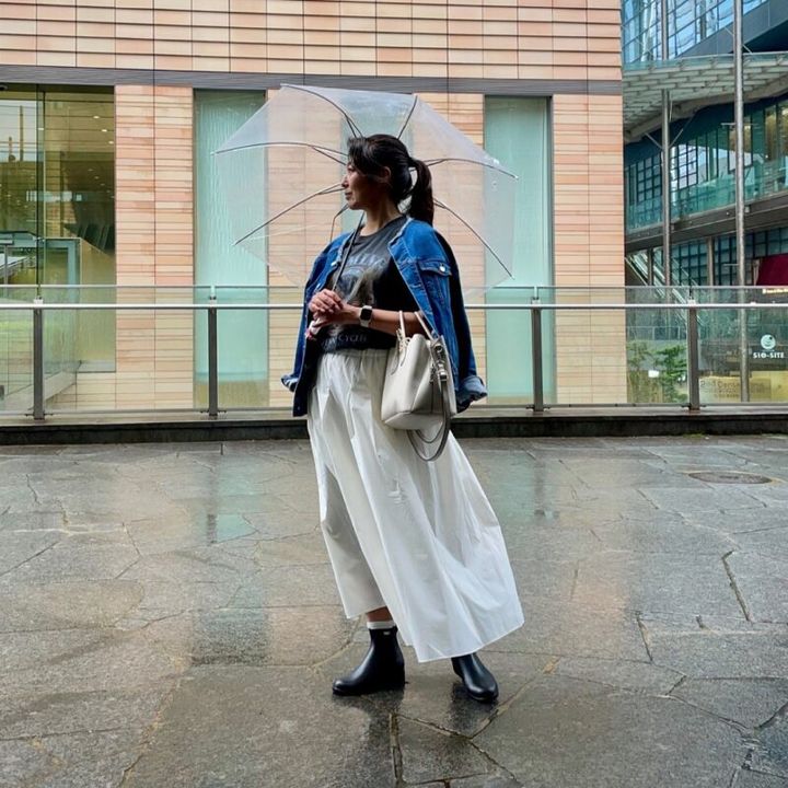 アンフィ―ロのはっ水スカートのコーデ