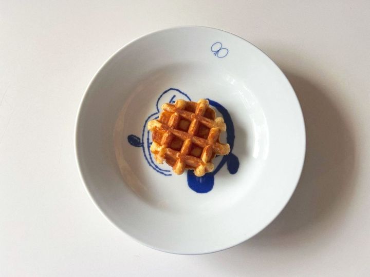 【簡単アレンジレシピ】ジューシーマンゴーのワッフルアイスのせ【渡辺友美子のコーヒーに合うお菓子のレシピ vol.49 〜レシピで旅するヨーロッパ〜】