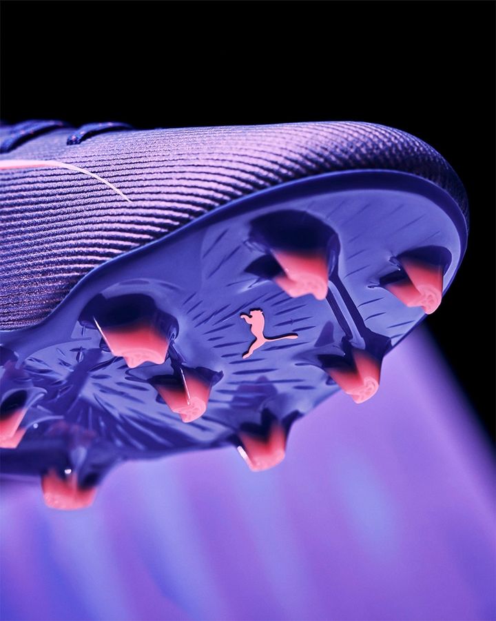 三笘薫が着用！PUMA史上最強のスピードスパイク『ウルトラ5』登場 超高反発の”カーボン搭載モデル”も