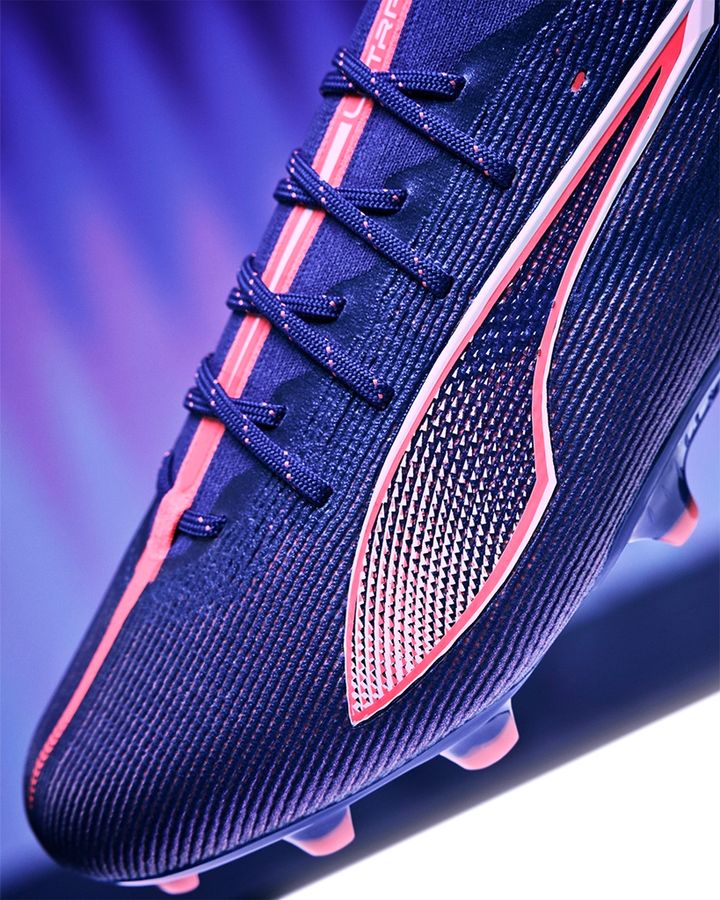 三笘薫が着用！PUMA史上最強のスピードスパイク『ウルトラ5』登場 超高反発の”カーボン搭載モデル”も