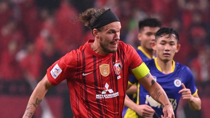 浦和レッズ、守備の大黒柱ショルツが海外移籍のためチームを離脱 「悲しいですが、私はここでチームを去ります」