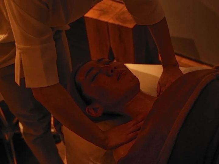 オルビス SKINCARE LOUNGE BY ORBIS フェイシャルトリートメント BASIC MENU 施術