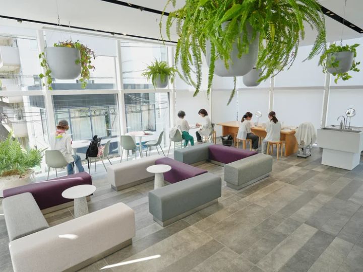 オルビス SKINCARE LOUNGE BY ORBIS パウダールーム 内観