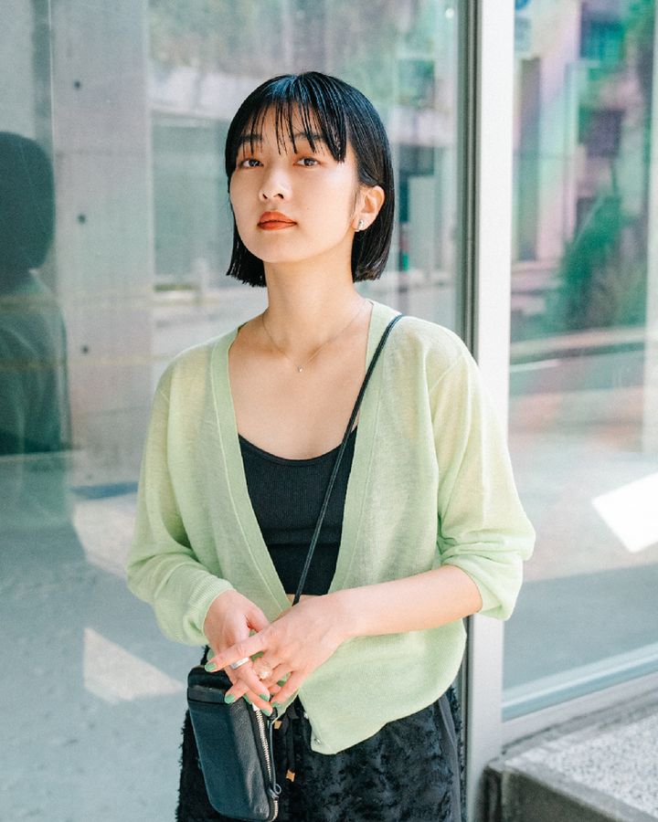 都会的な“モノトーンルック”のお手本スタイル5選。差し色上手がお洒落を制す！【TOKYO SNAP】