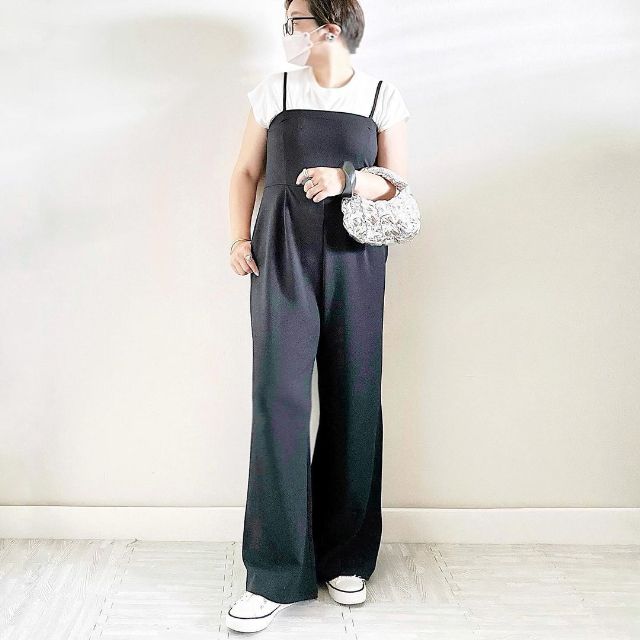 GUのカットソーベアキャミソールサロペットパンツを着用したコーデ