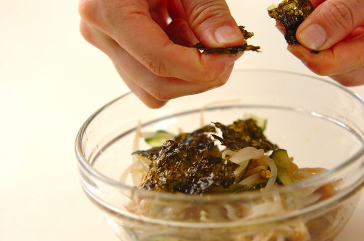 モヤシとキュウリの海苔和えの作り方1